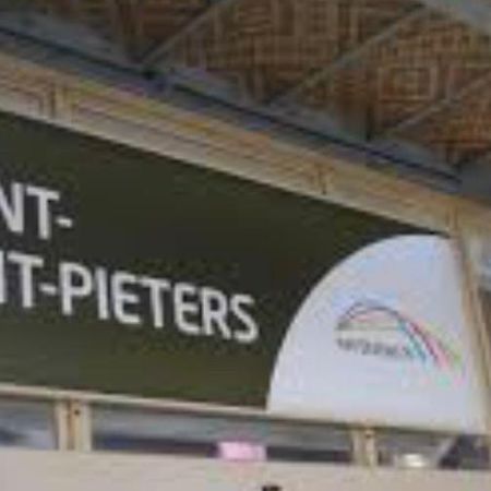 3 person privat room between station Ghent St Pieters&Expo Gent Buitenkant foto